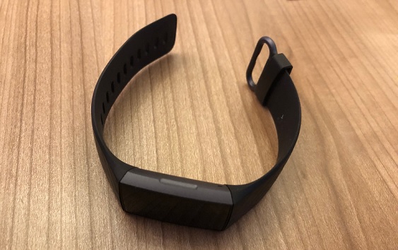 fitbit charge 3 screen not working