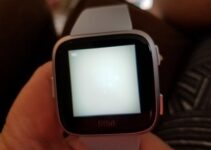Fitbit Versa Screen Not Working: Causes & How to Fix
