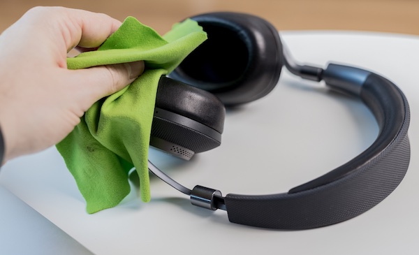 how to clean headphone pads